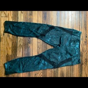 Green marbled leggings